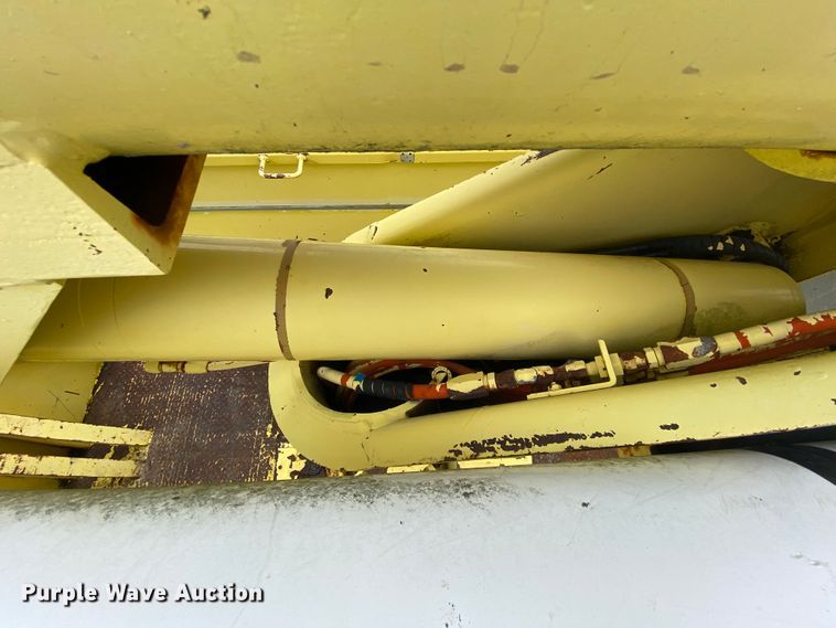 image for item HE9848 1991 GMC TopKick C6500  bucket truck