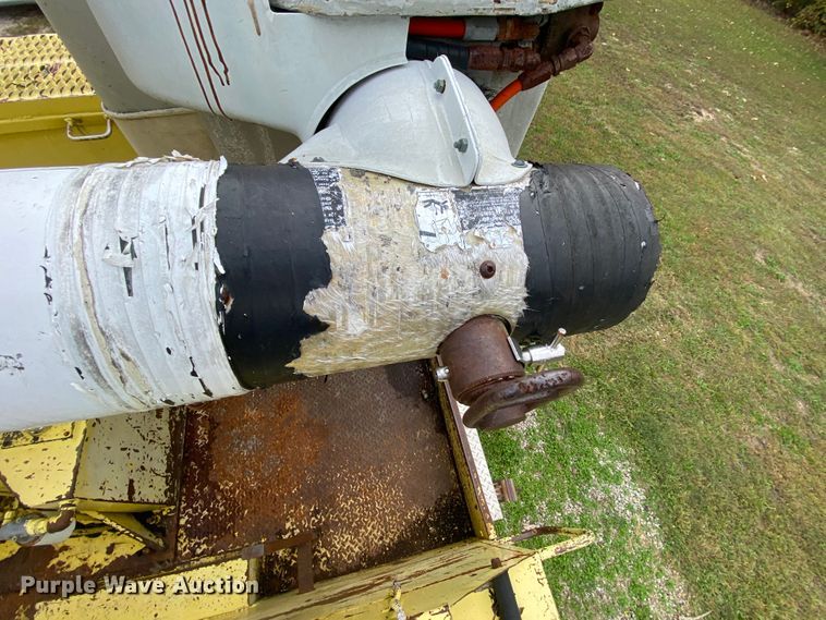 image for item HE9848 1991 GMC TopKick C6500  bucket truck