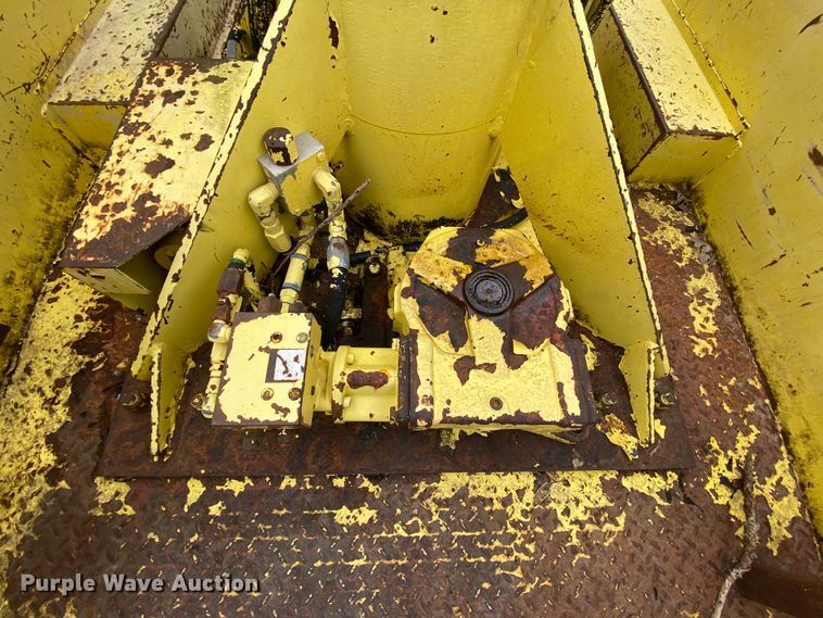 image for item HE9848 1991 GMC TopKick C6500  bucket truck