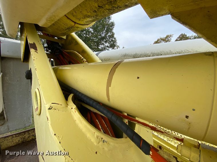 image for item HE9848 1991 GMC TopKick C6500  bucket truck