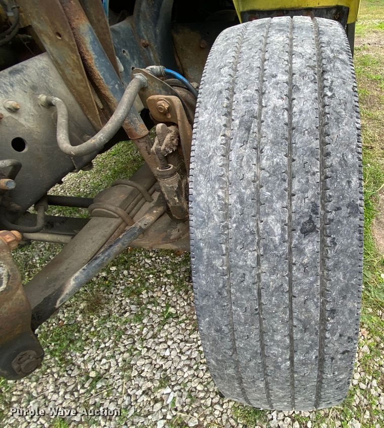 image for item HE9848 1991 GMC TopKick C6500  bucket truck