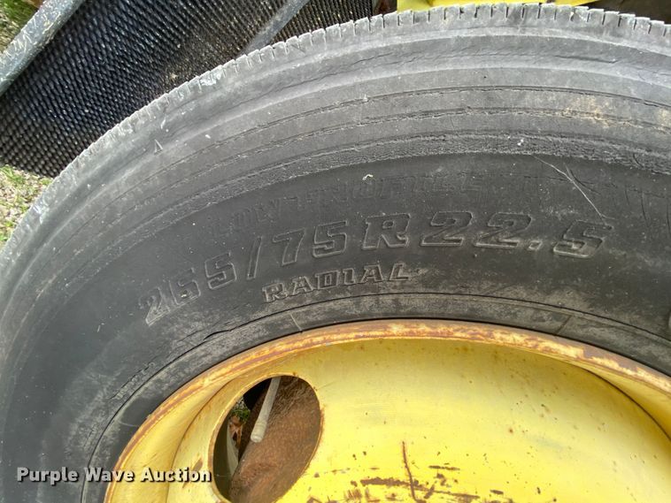 image for item HE9848 1991 GMC TopKick C6500  bucket truck