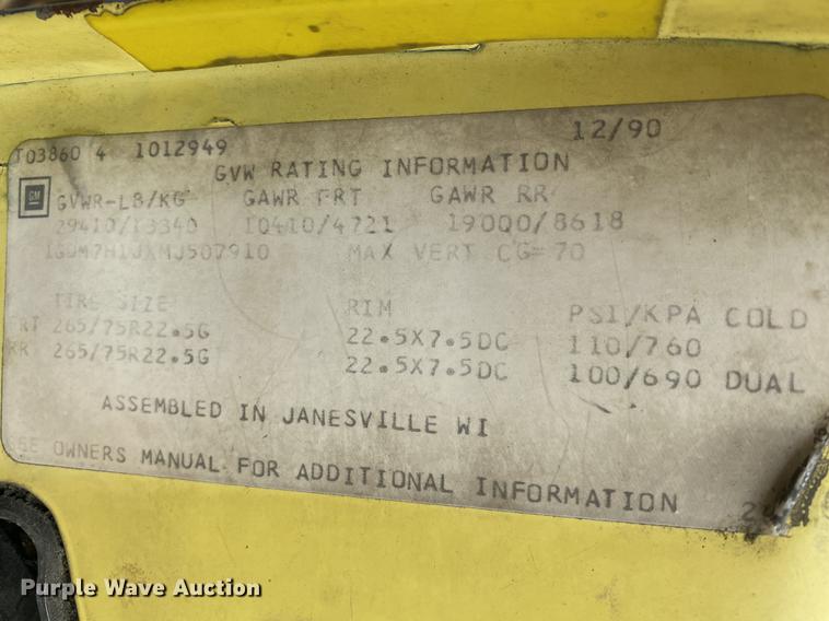 image for item HE9848 1991 GMC TopKick C6500  bucket truck