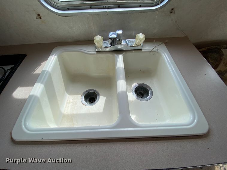 image for item HE9849 2001 Pace American GT Shadow enclosed cargo trailer