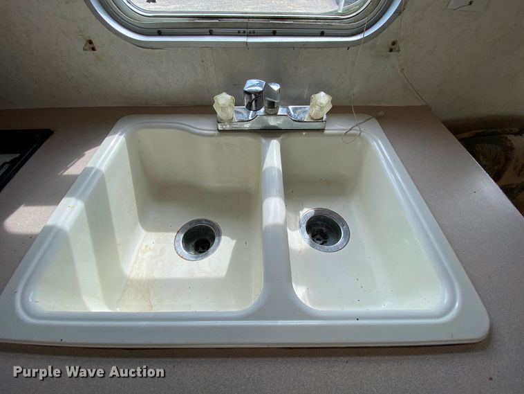 image for item HE9849 2001 Pace American GT Shadow enclosed cargo trailer