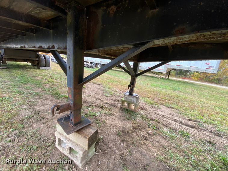 image for item HE9851 1995 Boerne flatbed trailer