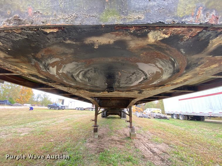 image for item HE9851 1995 Boerne flatbed trailer