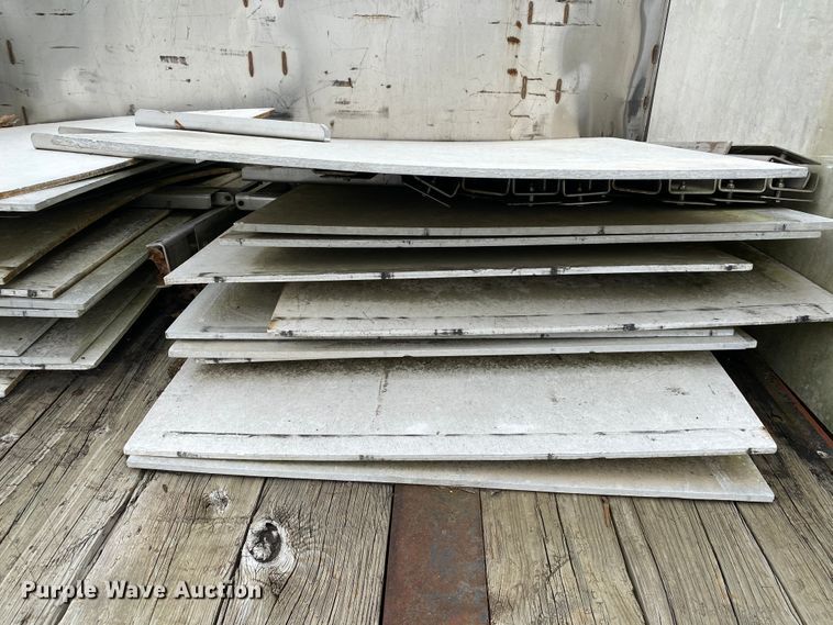 image for item HE9851 1995 Boerne flatbed trailer