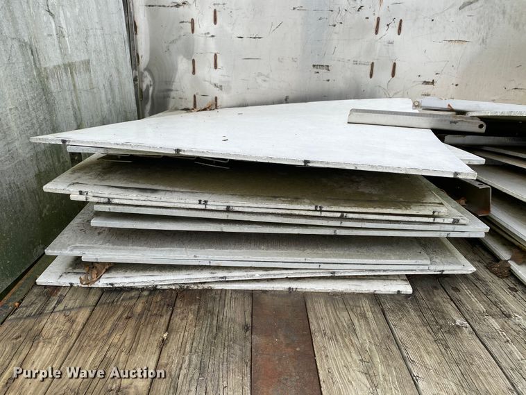 image for item HE9851 1995 Boerne flatbed trailer