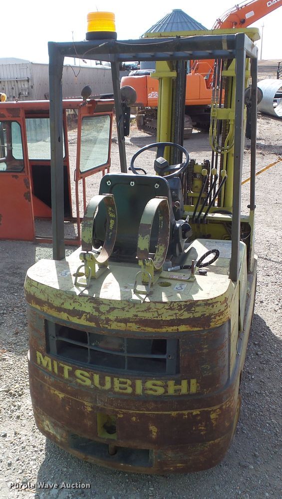 image for item HF9677 Mitsubishi 25  forklift