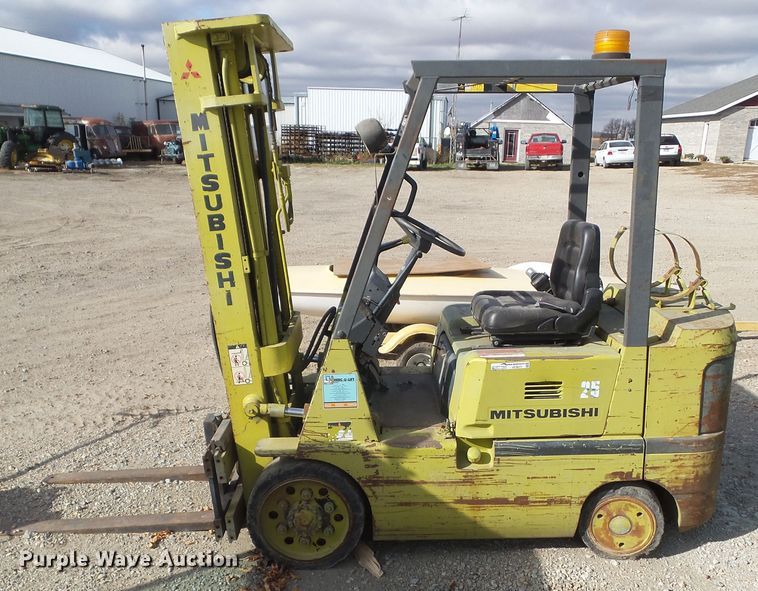 image for item HF9677 Mitsubishi 25  forklift