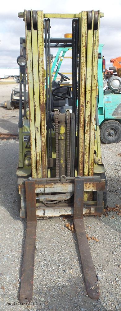 image for item HF9677 Mitsubishi 25  forklift