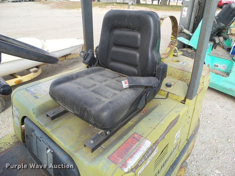 image for item HF9677 Mitsubishi 25  forklift