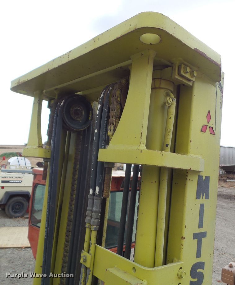 image for item HF9677 Mitsubishi 25  forklift
