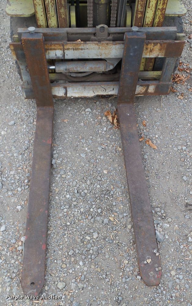 image for item HF9677 Mitsubishi 25  forklift