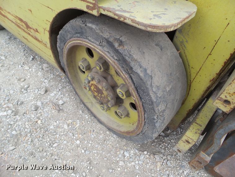 image for item HF9677 Mitsubishi 25  forklift