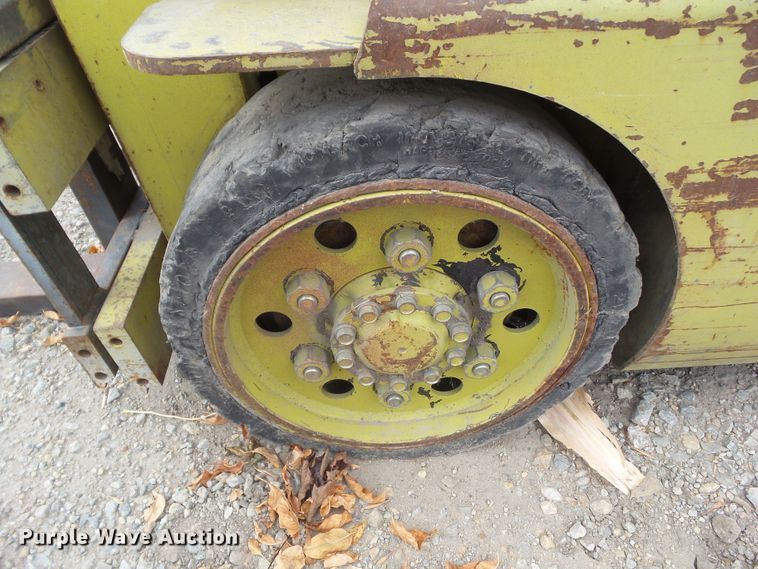 image for item HF9677 Mitsubishi 25  forklift