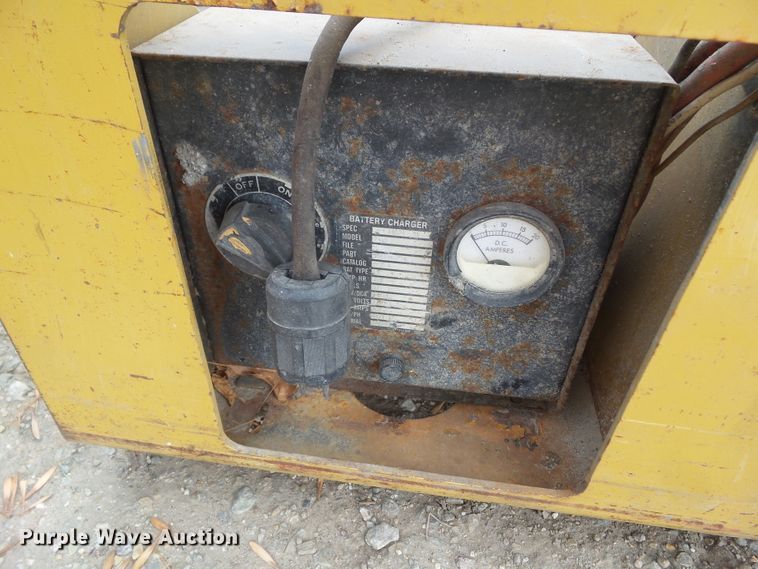 image for item HF9679 1996 Grove SM2232E  scissor lift