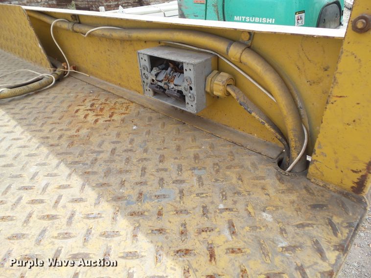 image for item HF9679 1996 Grove SM2232E  scissor lift