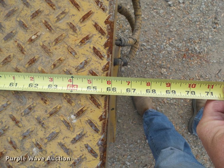 image for item HF9679 1996 Grove SM2232E  scissor lift