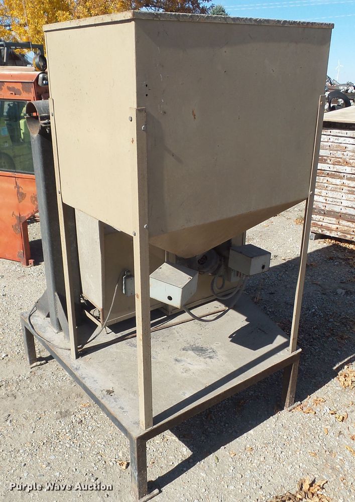 image for item HF9682 Superior MFF100 corn burning furnace