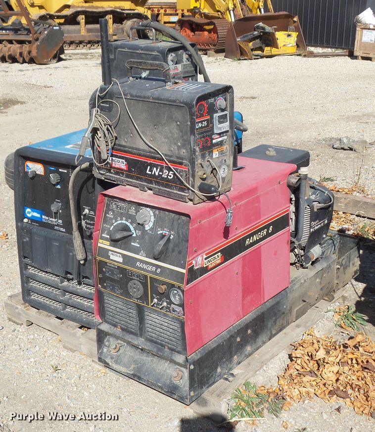 image for item HF9684 (2) welder/generators