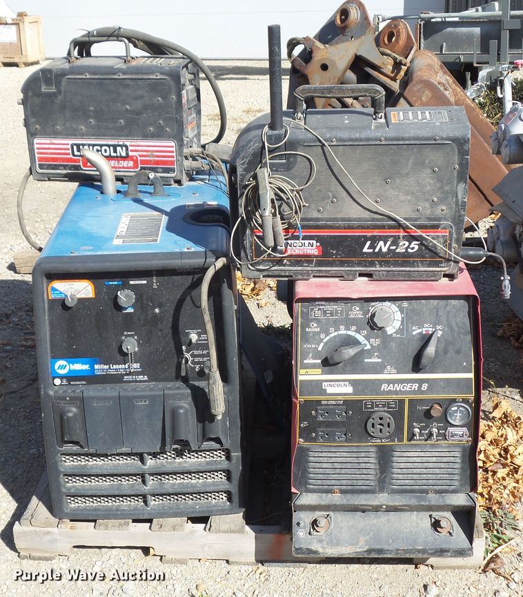 image for item HF9684 (2) welder/generators