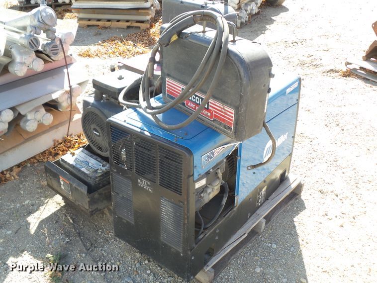 image for item HF9684 (2) welder/generators