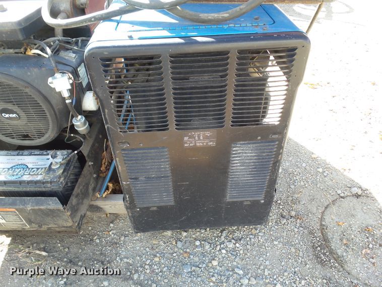 image for item HF9684 (2) welder/generators