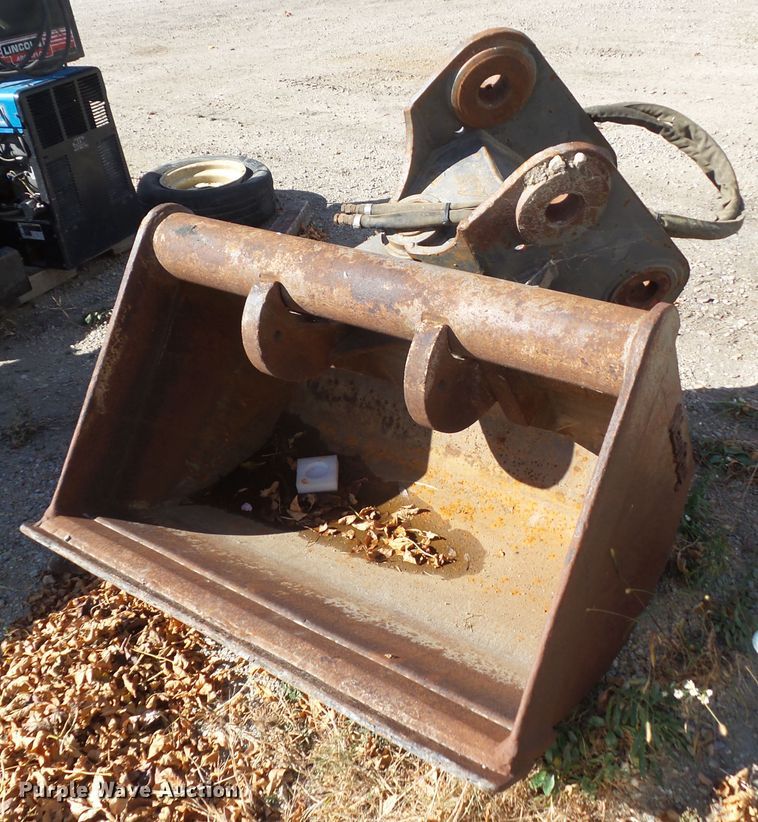 image for item HF9685 Wain Roy 48"W tilt excavator bucket