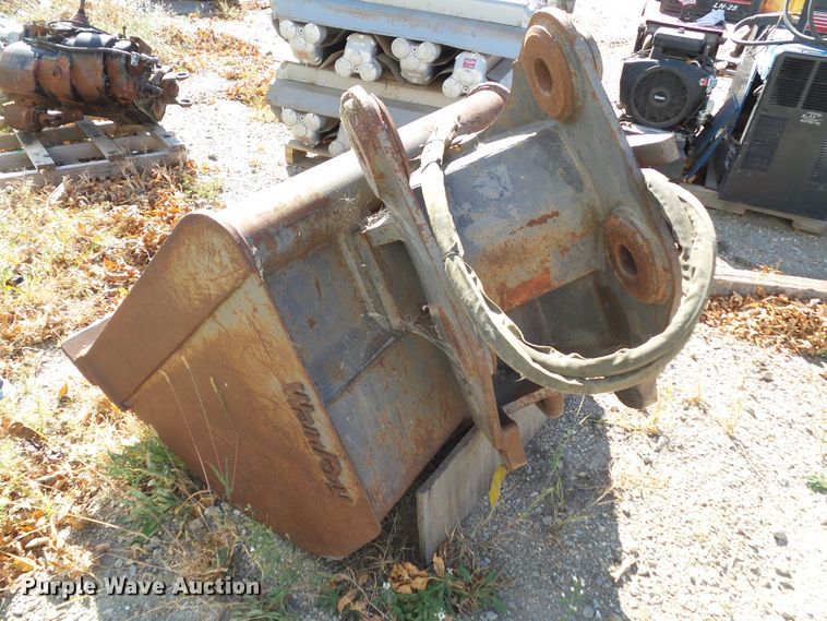 image for item HF9685 Wain Roy 48"W tilt excavator bucket