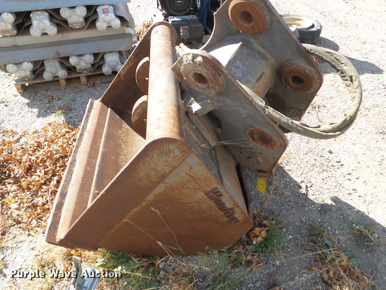 image for item HF9685 Wain Roy 48"W tilt excavator bucket