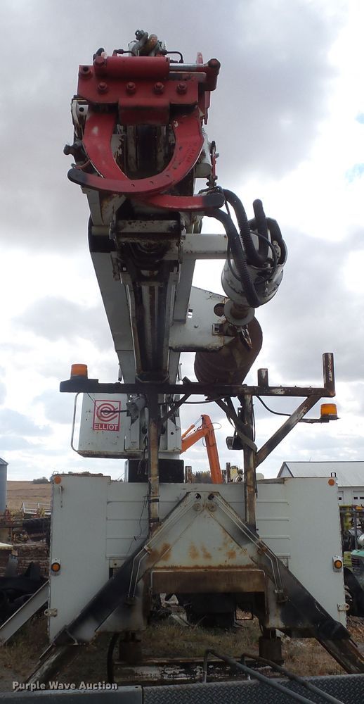 image for item HF9686 Knapheide 6139BHC  digger derrick bed