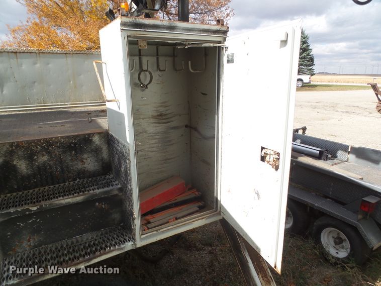 image for item HF9686 Knapheide 6139BHC  digger derrick bed