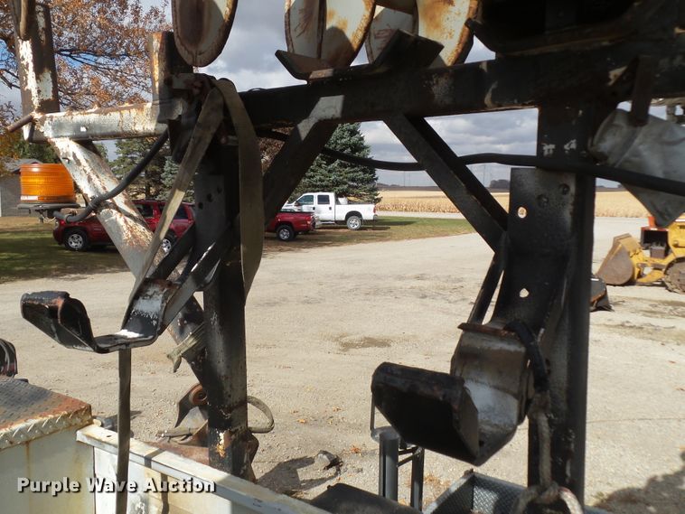 image for item HF9686 Knapheide 6139BHC  digger derrick bed