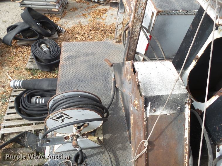 image for item HF9686 Knapheide 6139BHC  digger derrick bed