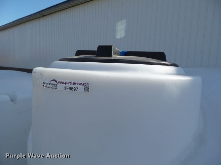 image for item HF9697 2,500 gallon poly tank