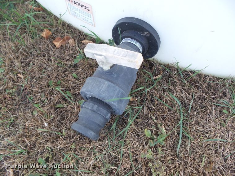 image for item HF9697 2,500 gallon poly tank