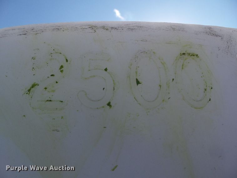 image for item HF9697 2,500 gallon poly tank