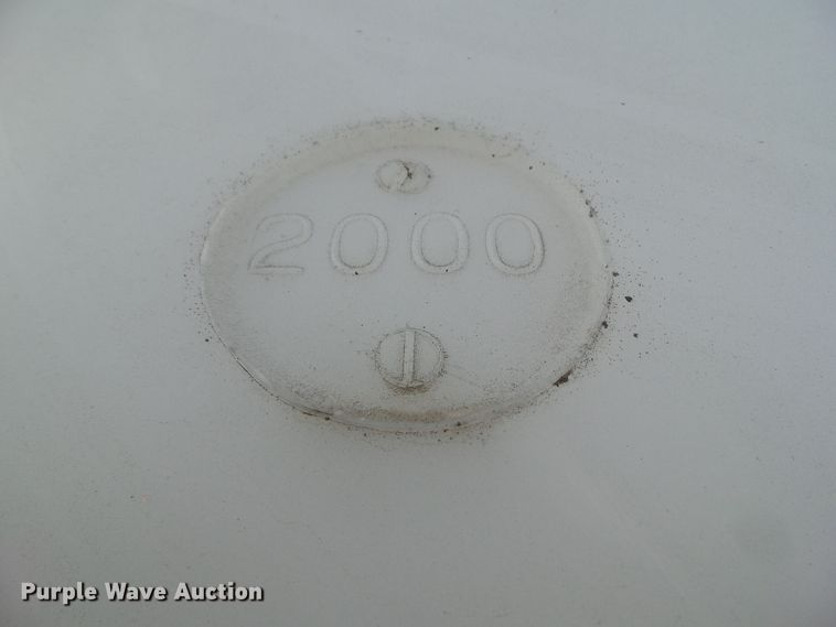 image for item HF9698 2,000 gallon poly tank