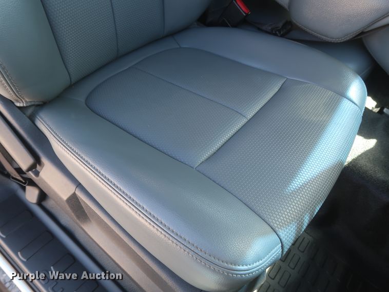 image for item HJ9408 2011 Ford F450 Super Duty XL  flatbed truck