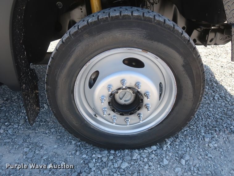 image for item HJ9408 2011 Ford F450 Super Duty XL  flatbed truck