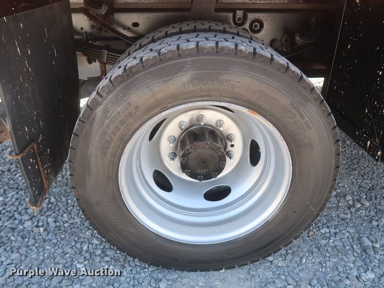 image for item HJ9408 2011 Ford F450 Super Duty XL  flatbed truck