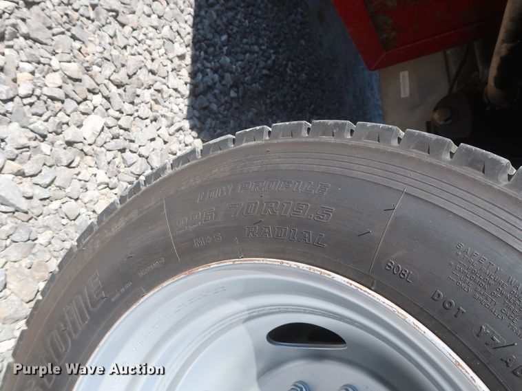 image for item HJ9408 2011 Ford F450 Super Duty XL  flatbed truck