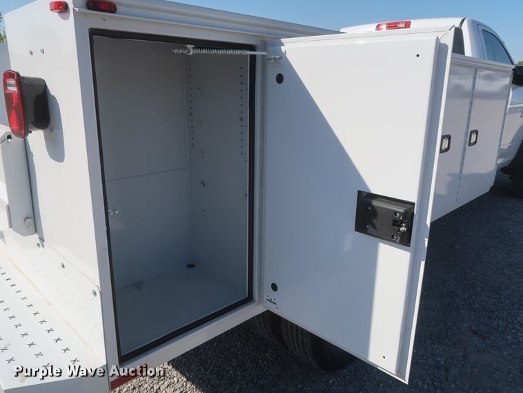 image for item HJ9471 2015 Dodge Ram 4500HD  utility truck