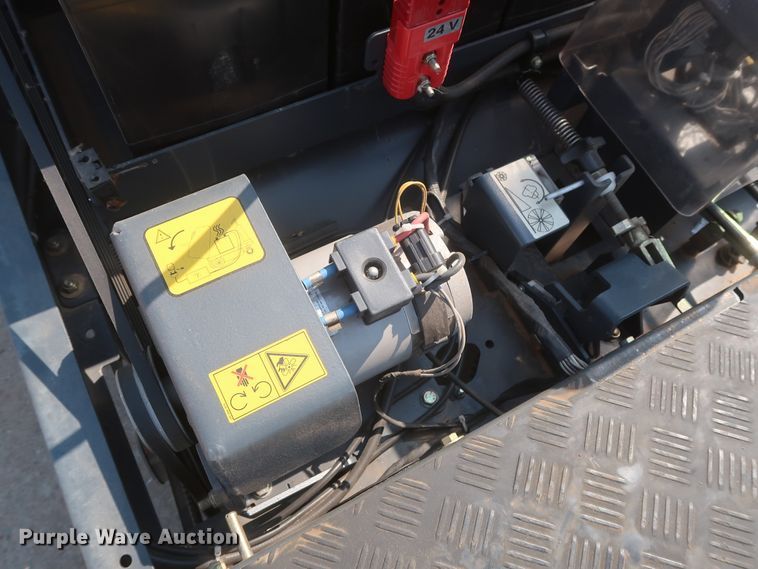 image for item HJ9479 Minuteman Kleen Sweep 47R sweeper