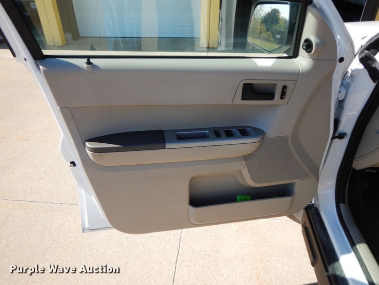 image for item HJ9744 2008 Ford Escape XLT  SUV