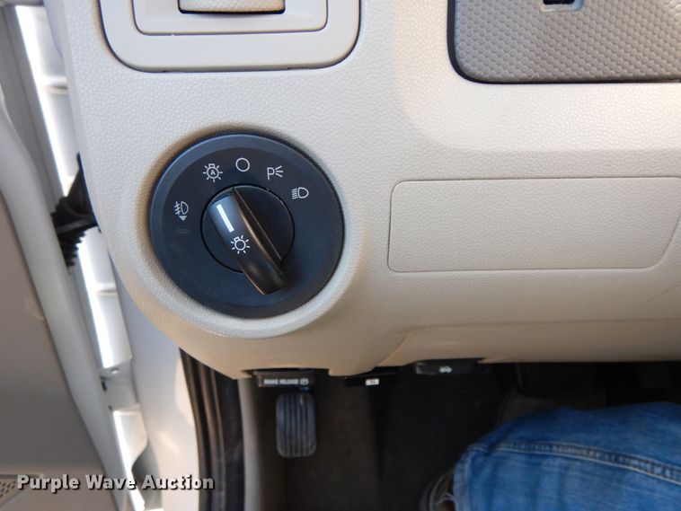 image for item HJ9744 2008 Ford Escape XLT  SUV