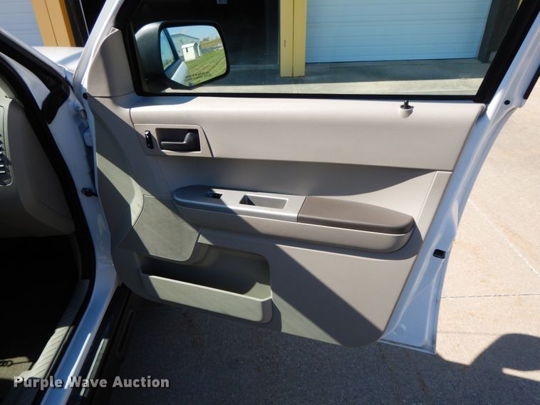 image for item HJ9744 2008 Ford Escape XLT  SUV