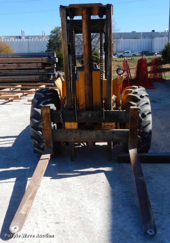 image for item HJ9749 1978 John Deere 480B  forklift